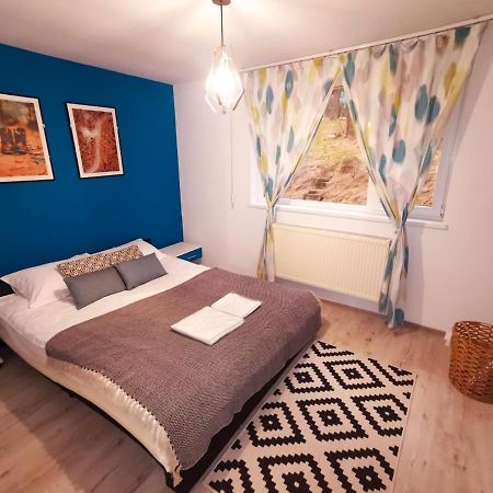 105500 Apartment Буштени Экстерьер фото